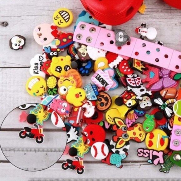 🎀100 Crocs shoe Charms NEW 🎀SHOES NOT INCLUDED - Picture 4 of 9